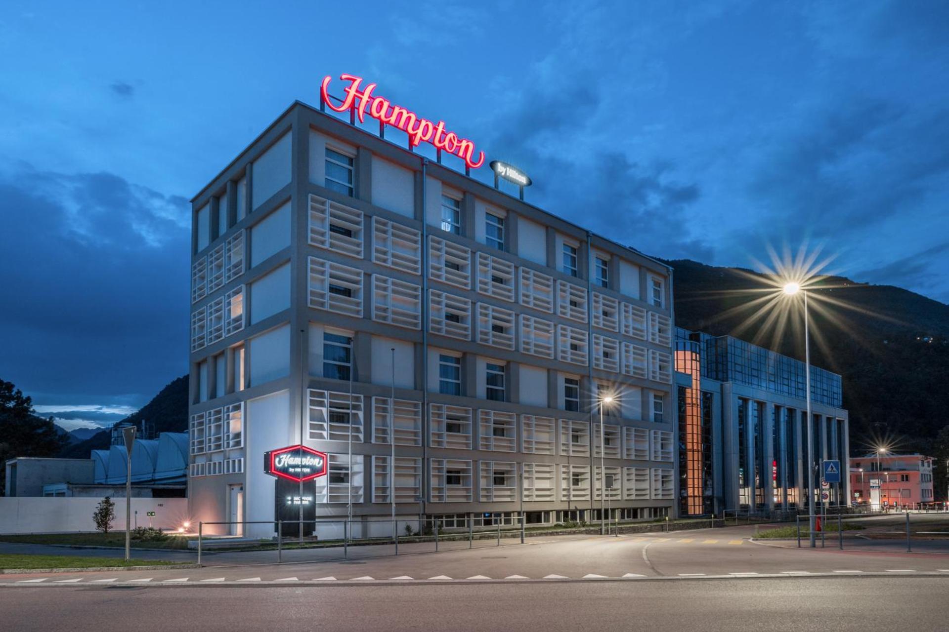 Hampton By Hilton Locarno 호텔 로손 외부 사진
