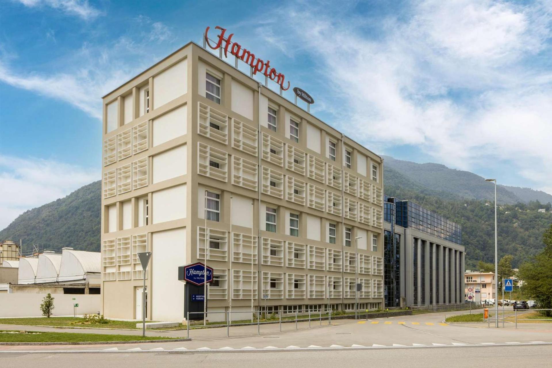 Hampton By Hilton Locarno 호텔 로손 외부 사진
