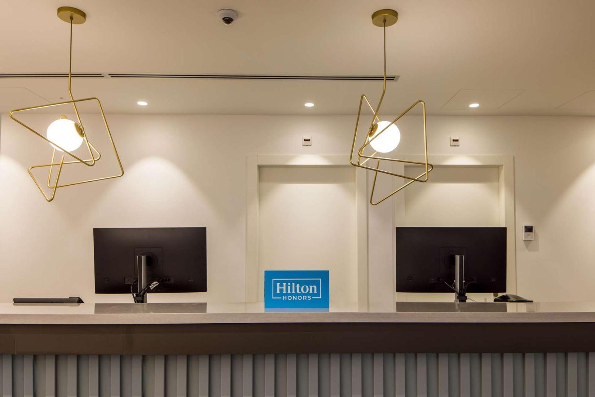 Hampton By Hilton Locarno 호텔 로손 외부 사진