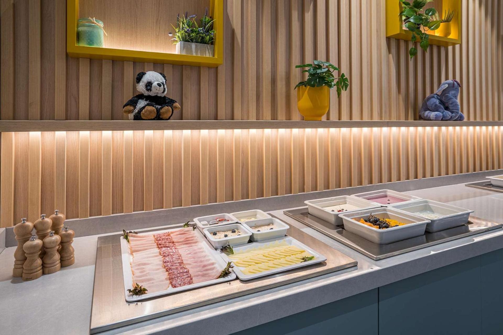 Hampton By Hilton Locarno 호텔 로손 외부 사진