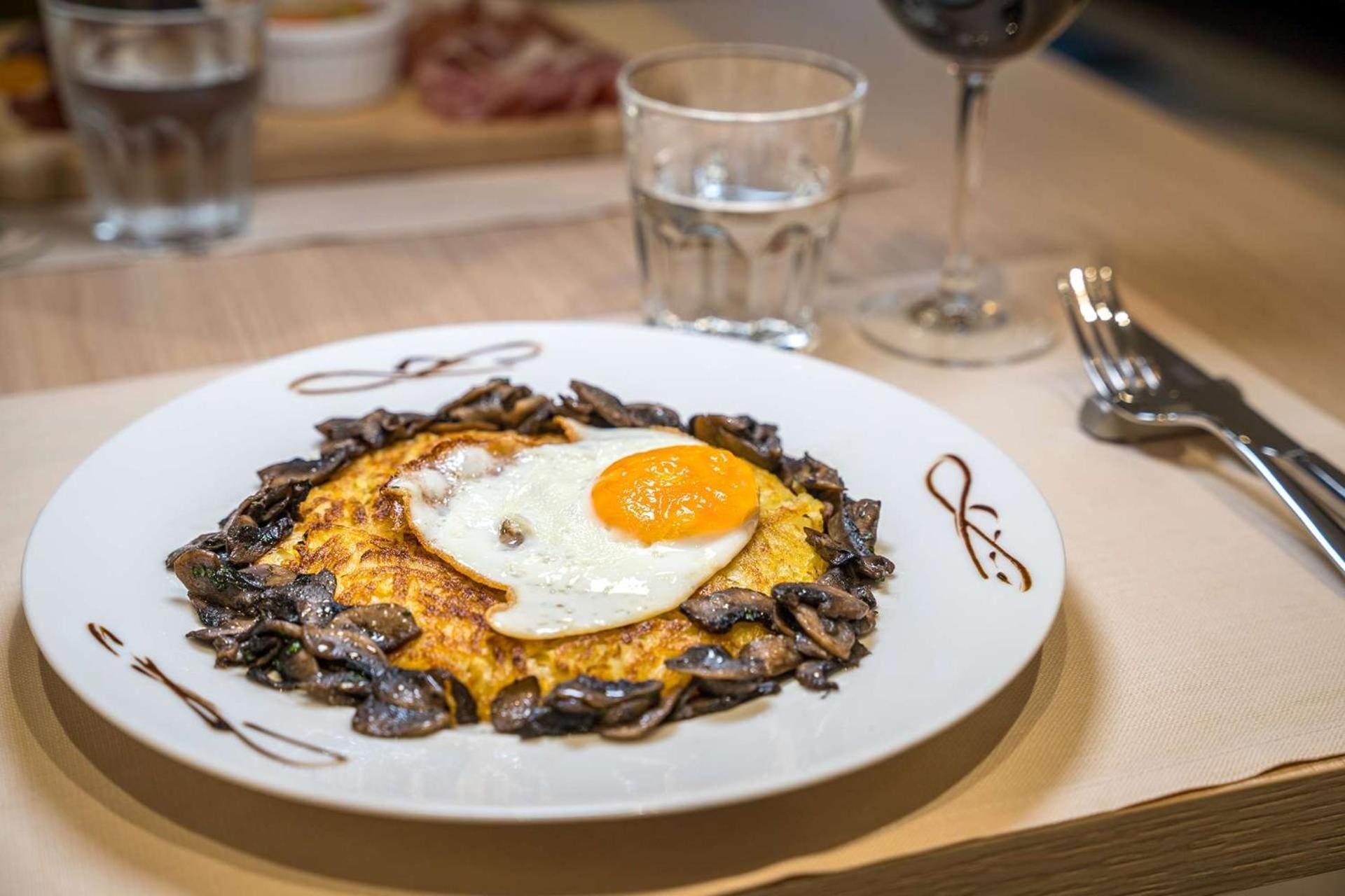 Hampton By Hilton Locarno 호텔 로손 외부 사진